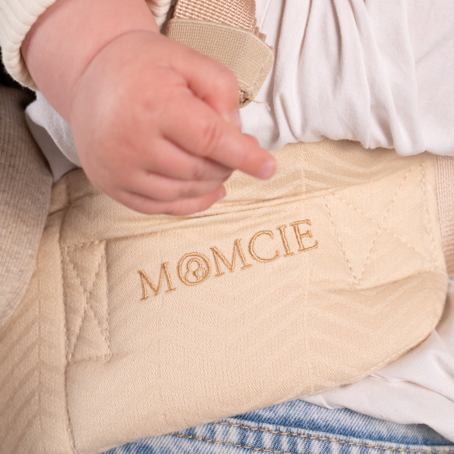 MOMCIE Cocoon Draagzak - Sand